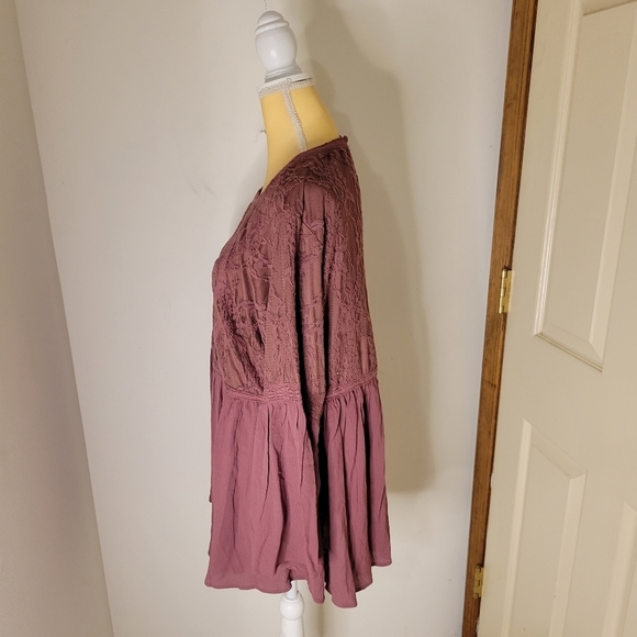 Nwt Torrid Women's Peplum Lace Bell Top -Size (18-20) (2X)- Excellent Condition - Picture 4 of 10